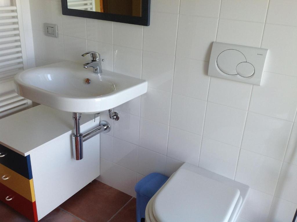 Locanda San Lorenzo Roddino Zimmer foto